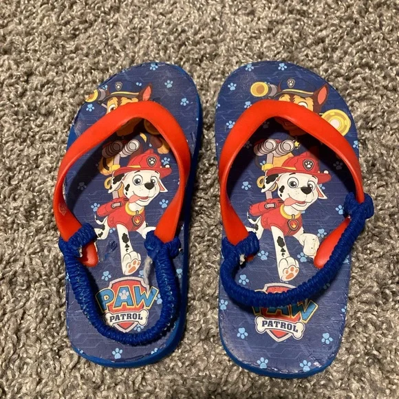 Toddler paw patrol flip flops size 9-10 - Picture 2 of 4